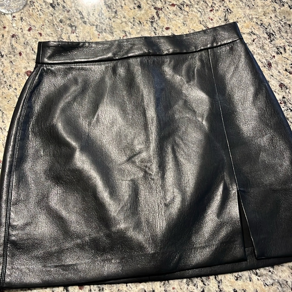Aritzia Wilfred mini skirt
